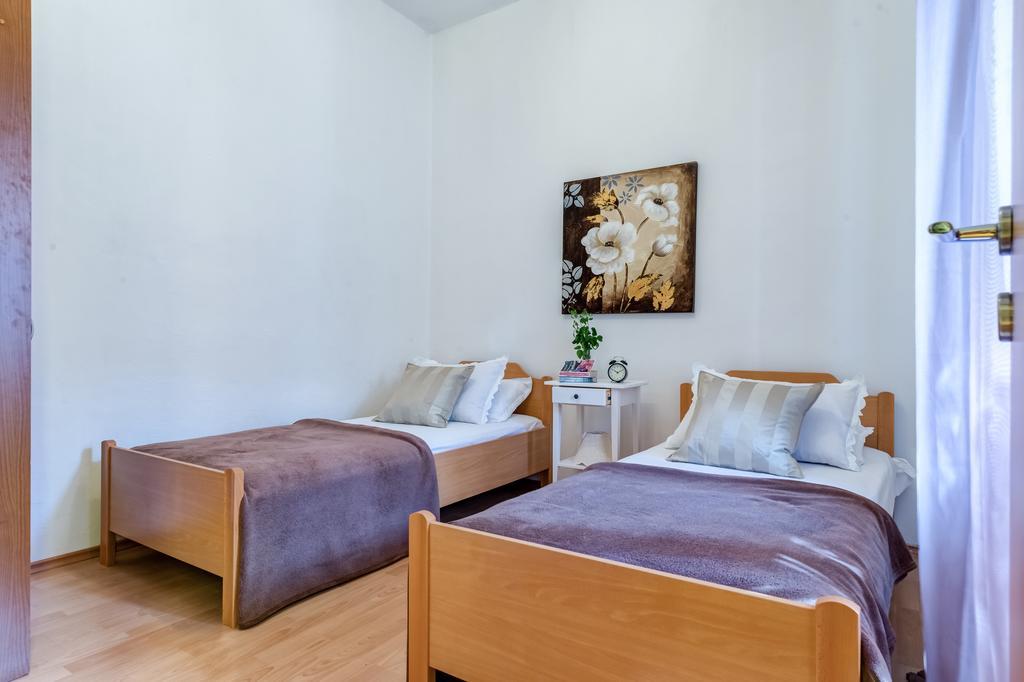 Apartments Bralic Vis Eksteriør bilde